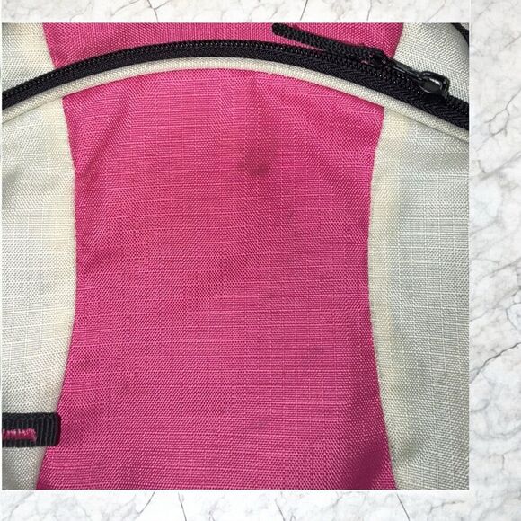 Everest Deluxe Small Sporty Pink and Black Backpack with Padded Straps - Picture 8 of 9